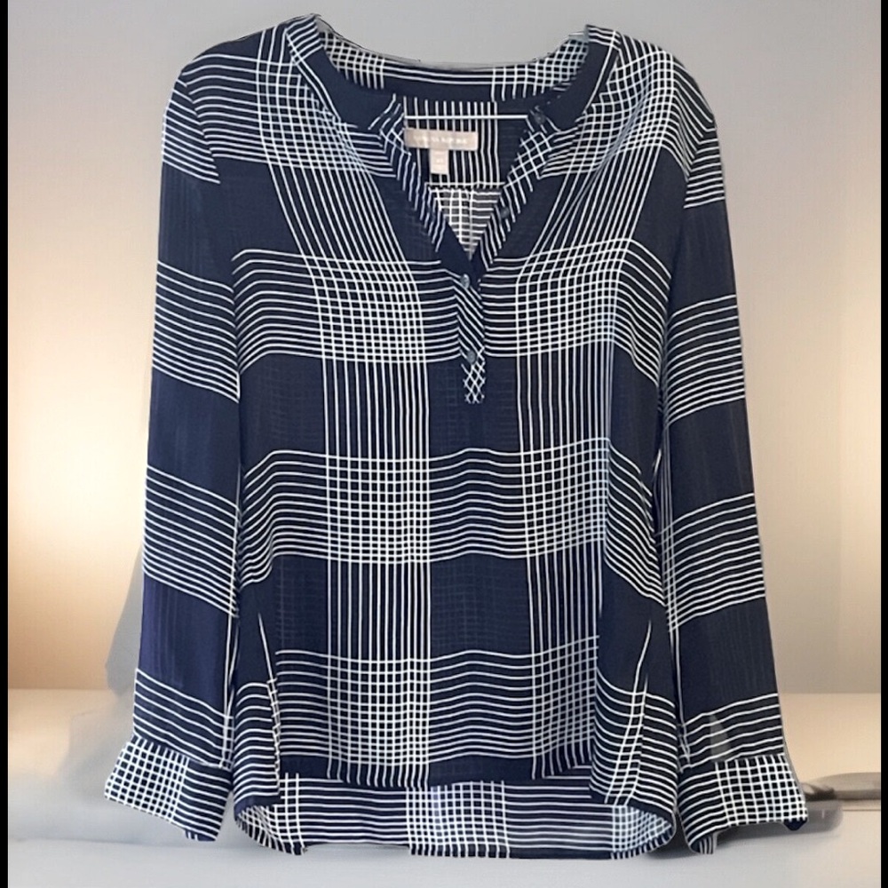 Banana Republic Button Down Long Sleeve Half Button Down Shirt Lightweight Shirt